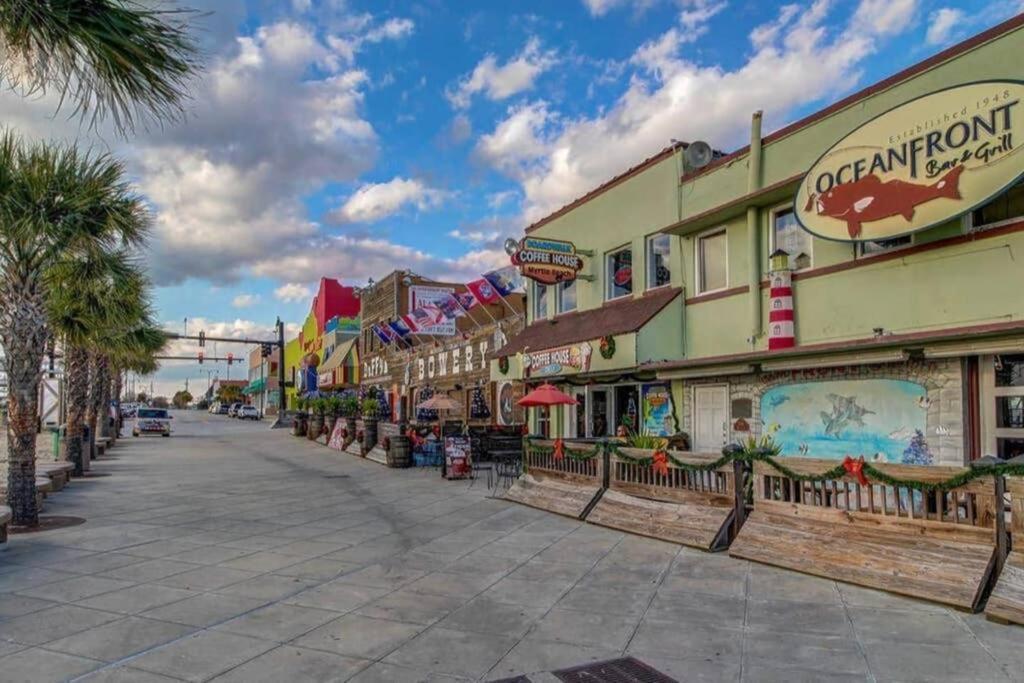 *Renovated Oceanfront Condo*Queen Beds*Pools*Hot Tubs*More*P220 Myrtle Beach Exterior foto